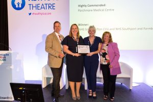Dr Anna Ferguson and Jenny Owen receive the award